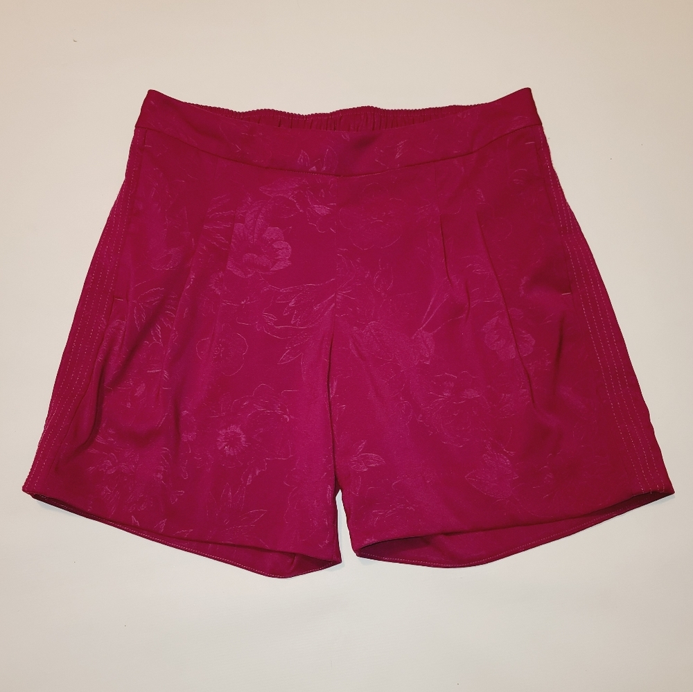 Nike Dri-Fit UV floral Emboss Pleated Golf shorts